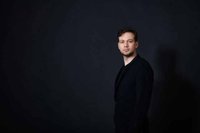 Porträt im Halbprofil, quer